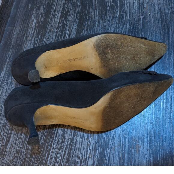 Manolo Blahnik Women's Black Suede Pointed Toe Heels Size 37 - Picture 7 of 7
